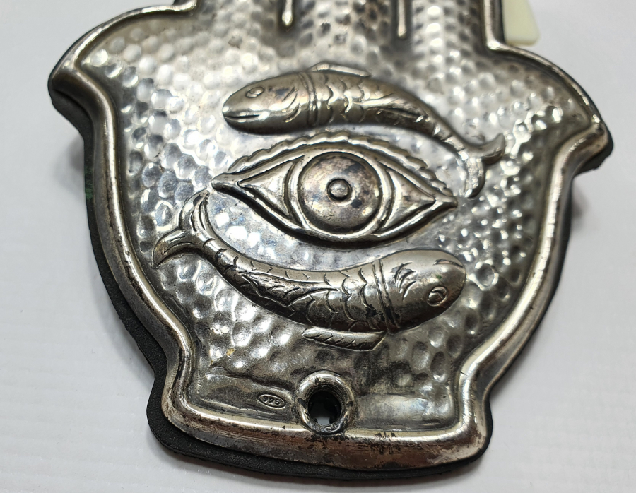 ARKASI İBRANİCE YAZILI GÜMÜŞ OBJE