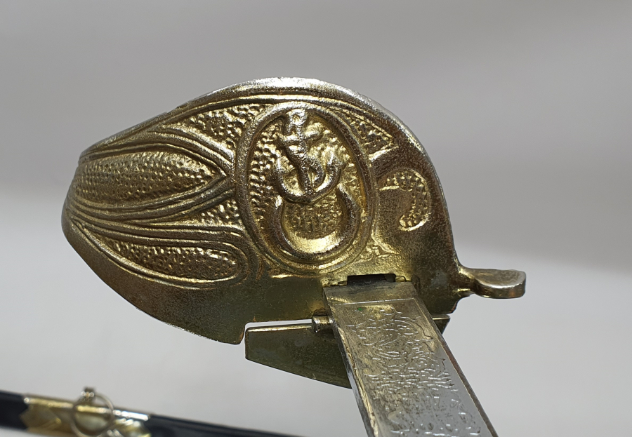 ASLAN BAŞLI ANTİKA DENİZCİ SUBAY KILICI