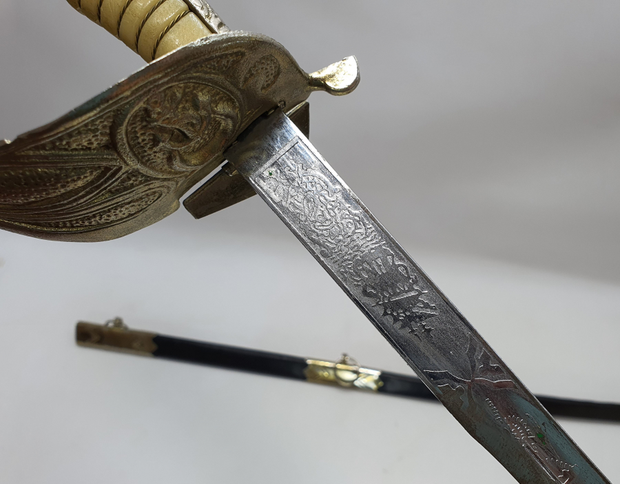 ASLAN BAŞLI ANTİKA DENİZCİ SUBAY KILICI