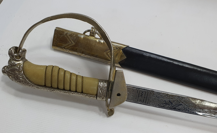 ASLAN BAŞLI ANTİKA DENİZCİ SUBAY KILICI