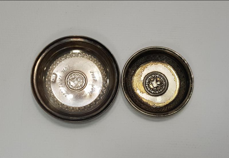 BİR ÇİFT GÜMÜŞ KINA TASI 