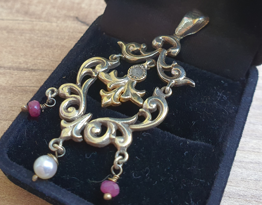 ELMAS İNCİ VE YAKUT TAŞLARLA SÜSLÜ ÖZEL YAPIM ANTİKA KOLYE