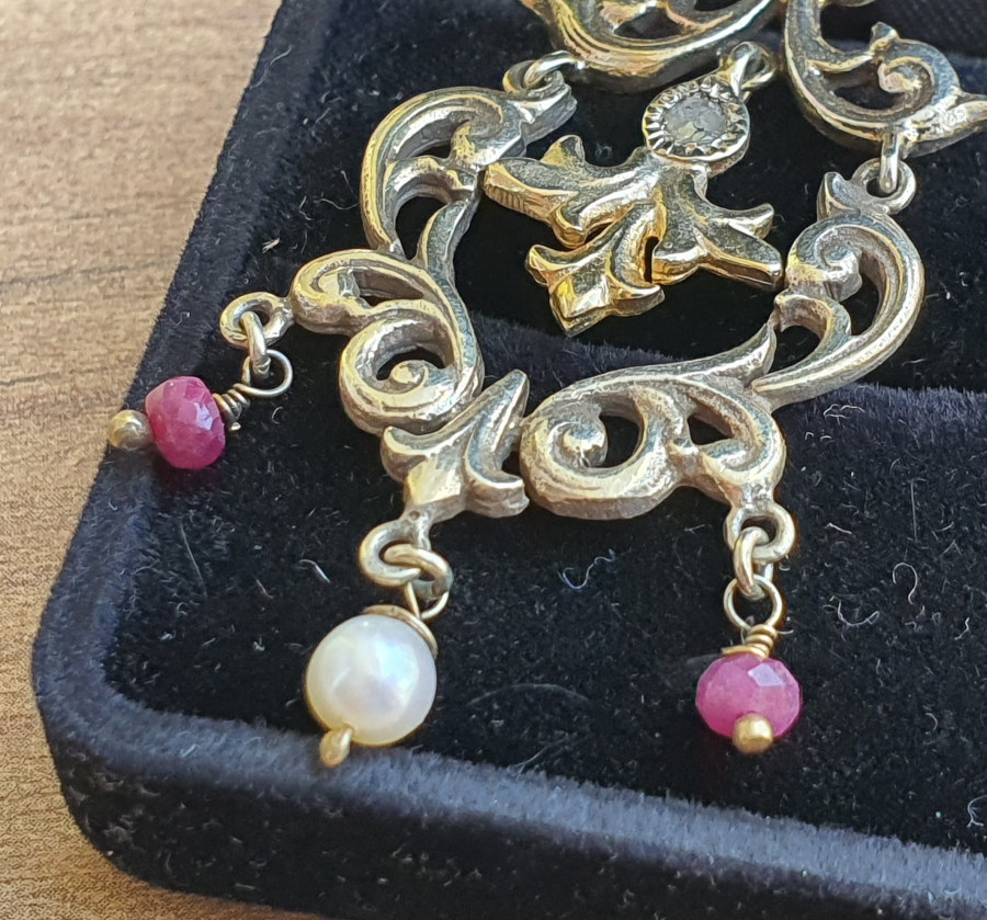 ELMAS İNCİ VE YAKUT TAŞLARLA SÜSLÜ ÖZEL YAPIM ANTİKA KOLYE