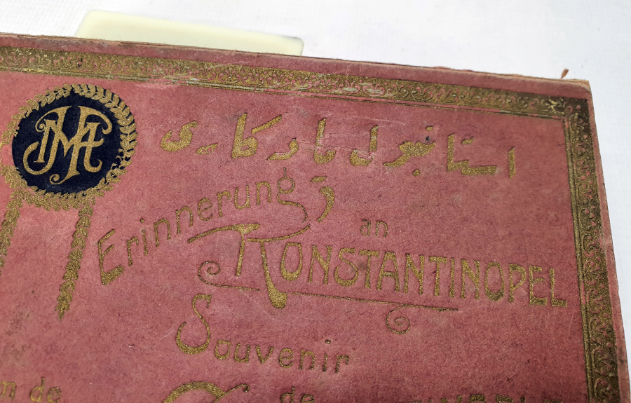 İÇİNDE 12 ADET KARTPOSTAL BULUNAN ÜZERİ OSMANLICA YAZILI KARTPOSTAL ALBÜMÜ