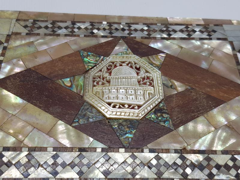 KUDÜS MESCİD-İ AKSA TEMALI SEDEF İŞLEMELİ KUTU KAPAĞI