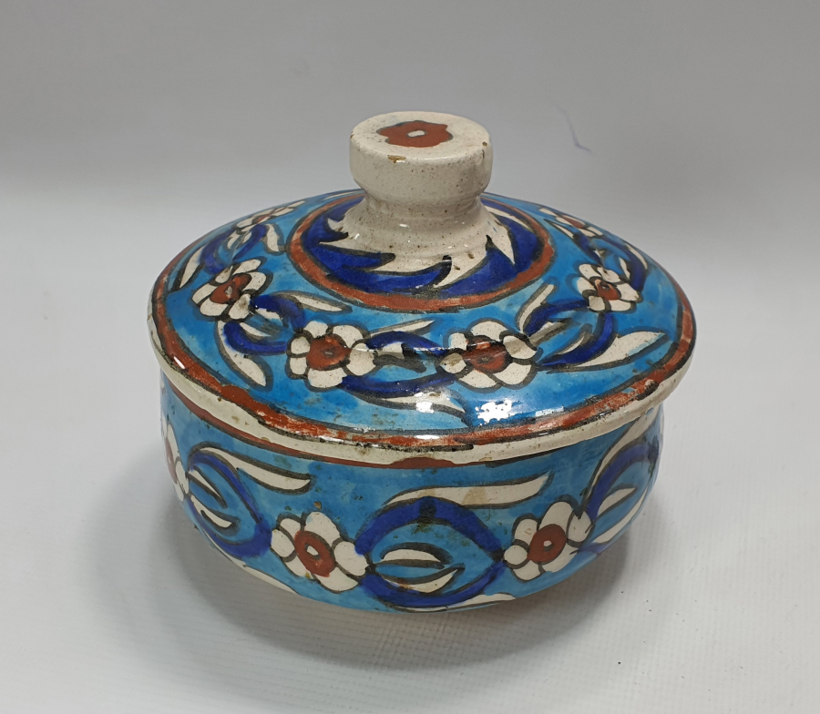 KÜTAHYA İŞİ ÇARKIFELEK MOTİFLİ KAPAKLI ANTİKA ŞEKERLİK