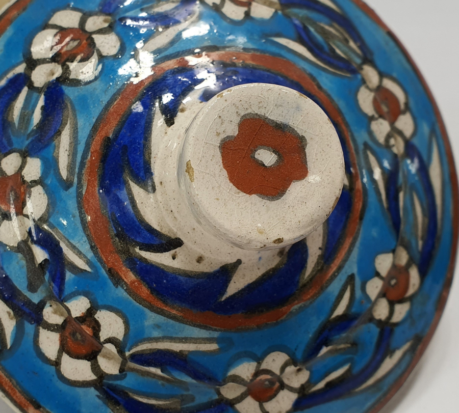 KÜTAHYA İŞİ ÇARKIFELEK MOTİFLİ KAPAKLI ANTİKA ŞEKERLİK