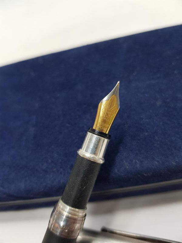 KUTUSUNDA MARLEN MARKA DOLMA KALEM 