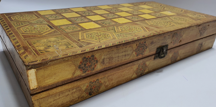 MARKUTERİ İŞÇİLİKLİ ANTİKA TAVLA