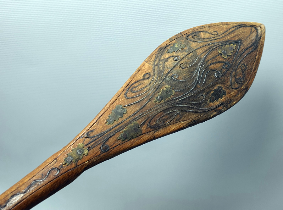 OSMANLI DÖNEMİ GÜMÜŞ ÇAKMA İŞÇİLİKLİ AFYON YAPIMI TEKKE İŞİ SIRT KAŞIYICI