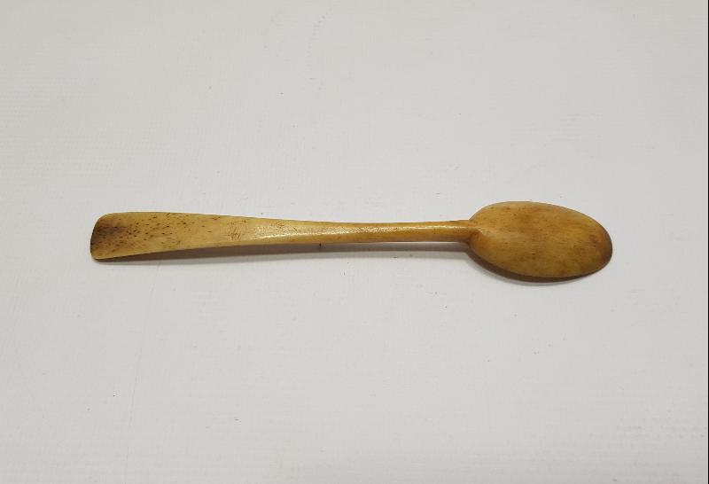 OSMANLI DÖNEMİ KEMİKTEN MAMÜL İLAÇ KAŞIĞI 