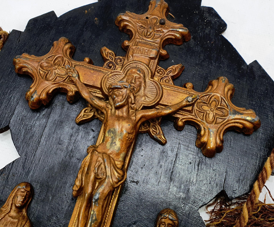 OSMANLI DÖNEMİ RUM İŞİ AHŞAP ÜZERİ BRONZ İKONA