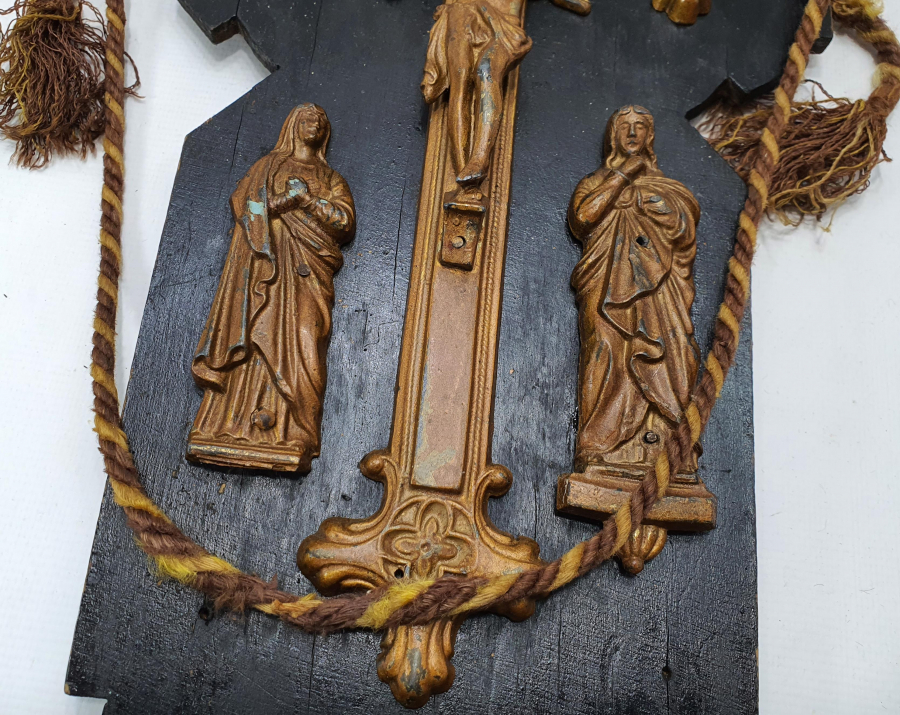 OSMANLI DÖNEMİ RUM İŞİ AHŞAP ÜZERİ BRONZ İKONA