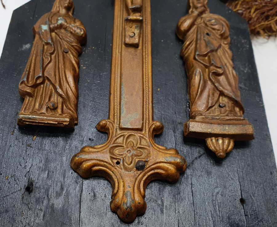 OSMANLI DÖNEMİ RUM İŞİ AHŞAP ÜZERİ BRONZ İKONA