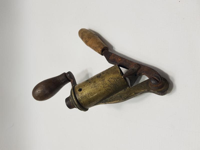 OSMANLIDA AVCILIK; FİŞEK SIKIŞTIRMA ALETİ 