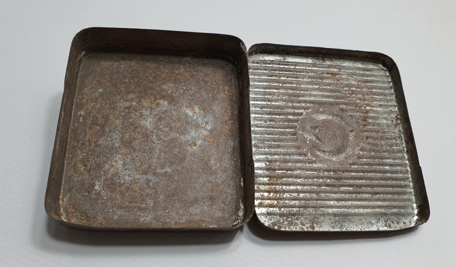 ÜZERİ AY YILDIZLI OSMANLI ASKERİ SİGARA TABAKASI