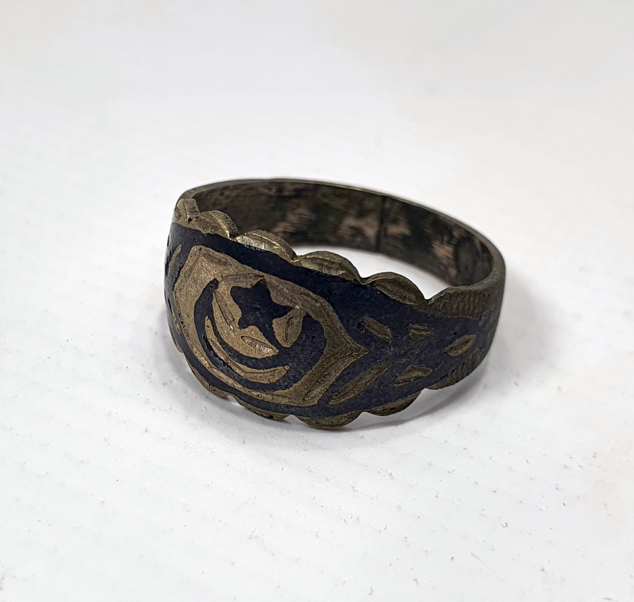 ÜZERİ AY YILDIZLI SAVAT İŞÇİLİKLİ OSMANLI DÖNEMİ YÜZÜK