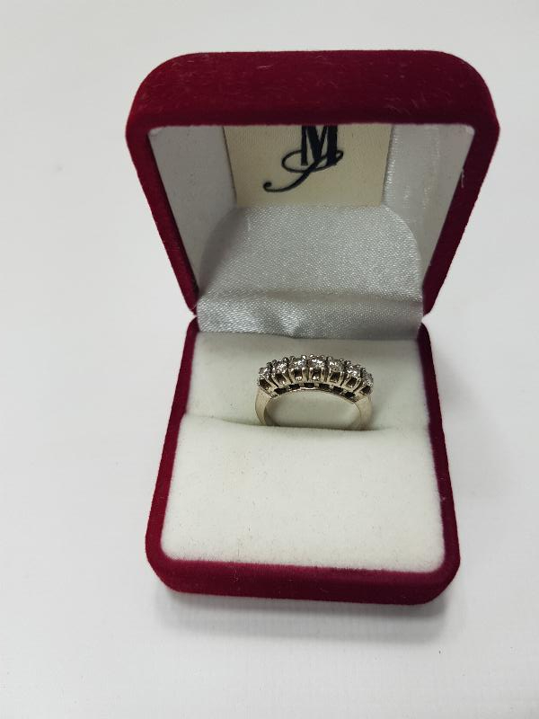 YEDİ TAŞ PIRLANTA YÜZÜK 