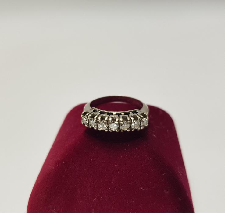 YEDİ TAŞ PIRLANTA YÜZÜK 