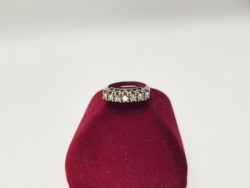 YEDİ TAŞ PIRLANTA YÜZÜK 