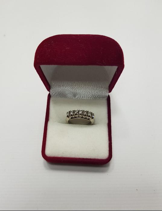 YEDİ TAŞ PIRLANTA YÜZÜK 