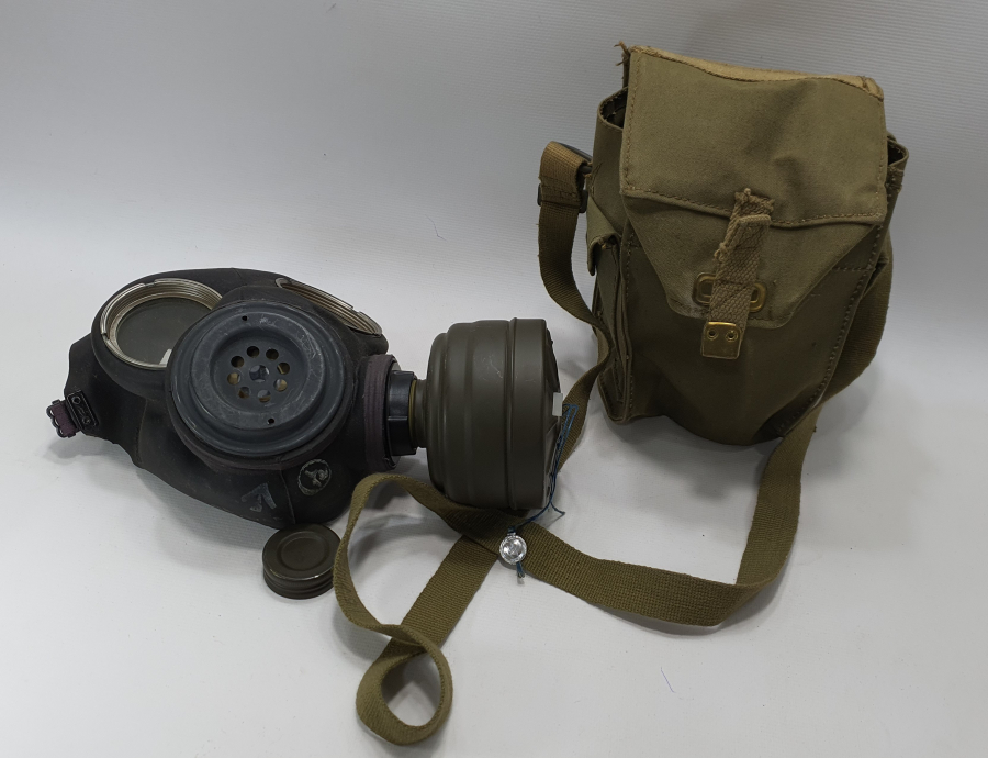 ORJİNAL KUTUSUNDA ANTİKA GAZ MASKESİ