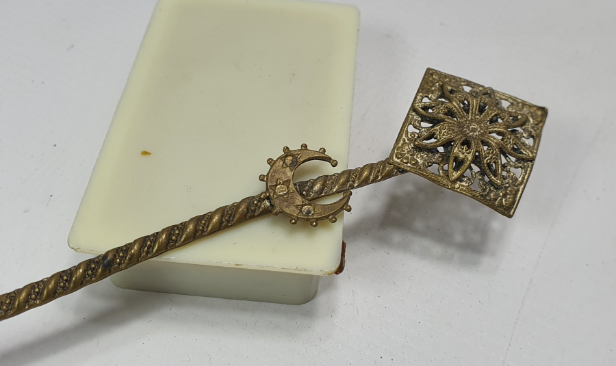 OSMANLI DÖNEMİ MİNE İŞÇİLİKLİ OSMANLI FİGÜRLÜ KAŞIK