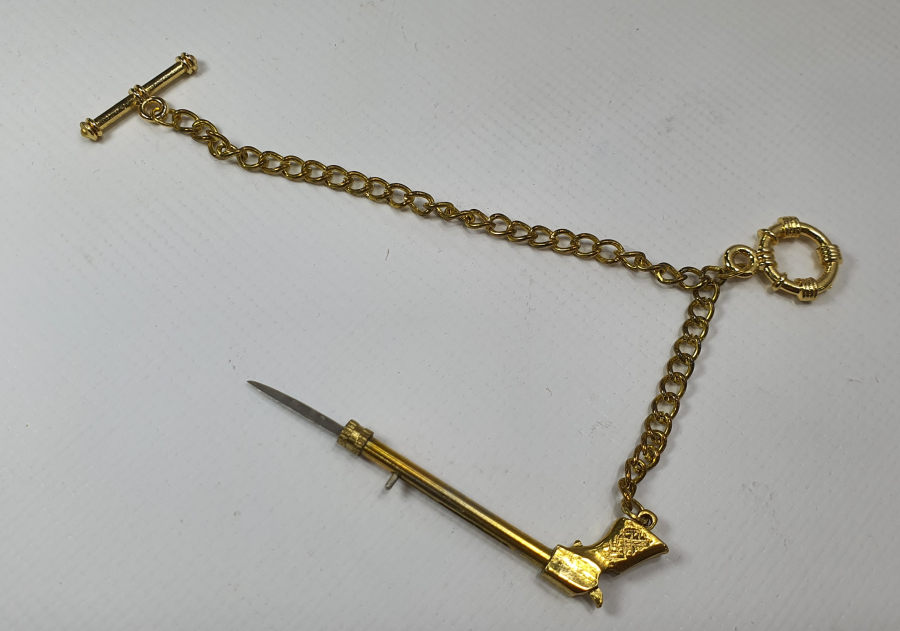 SALLAMASINDA BIÇAK OLAN CEP SAATİ KÖSTEĞİ