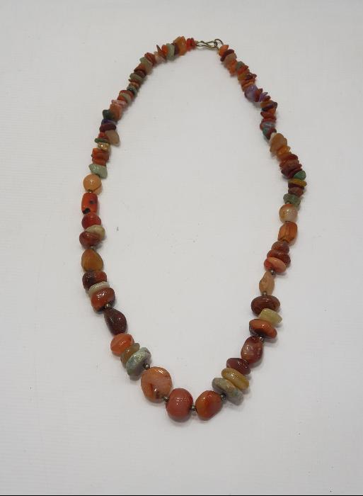 AKİK TAŞLARLA SÜSLÜ GERDANLIK 