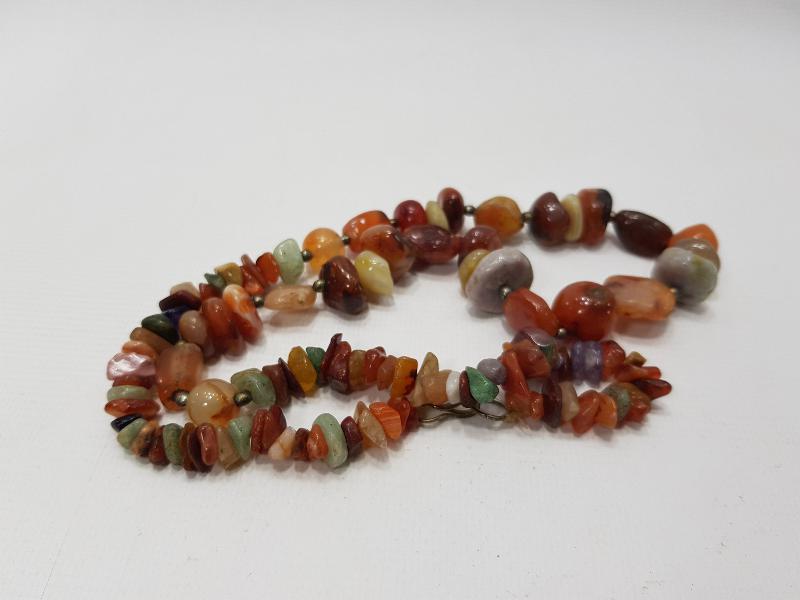 AKİK TAŞLARLA SÜSLÜ GERDANLIK 