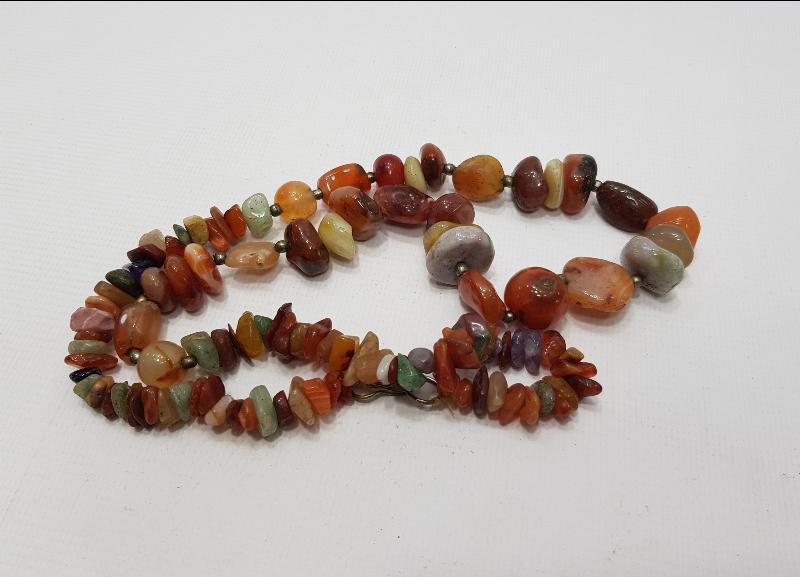 AKİK TAŞLARLA SÜSLÜ GERDANLIK 