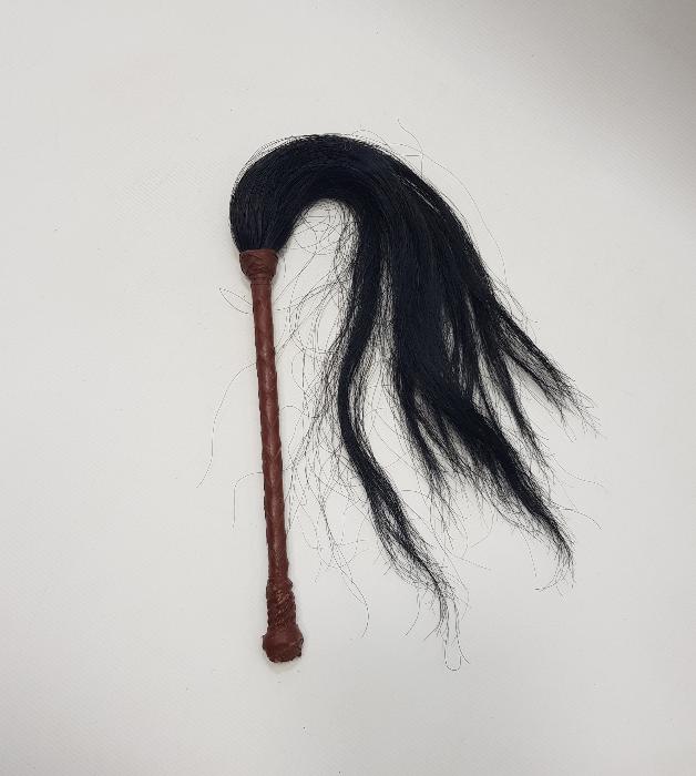 DERİ VE AT KILINDAN YAPILMIŞ TOZ FIRÇASI