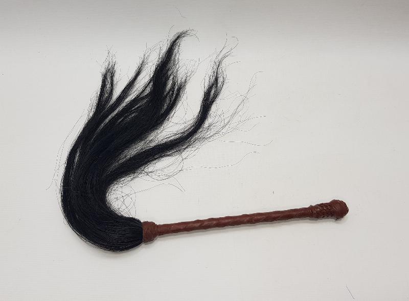 DERİ VE AT KILINDAN YAPILMIŞ TOZ FIRÇASI