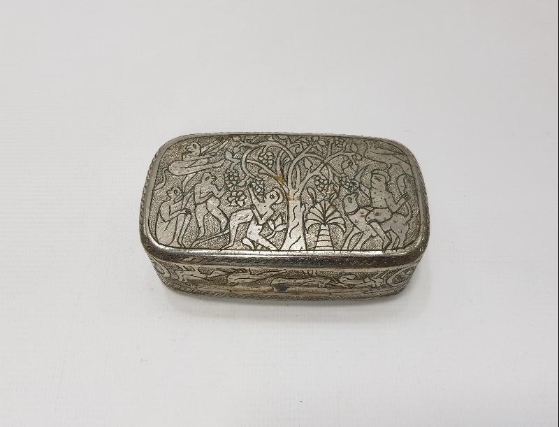 OSMANLI DÖNEMİ İRAN İŞİ KALEM İŞÇİLİKLİ KUTU 