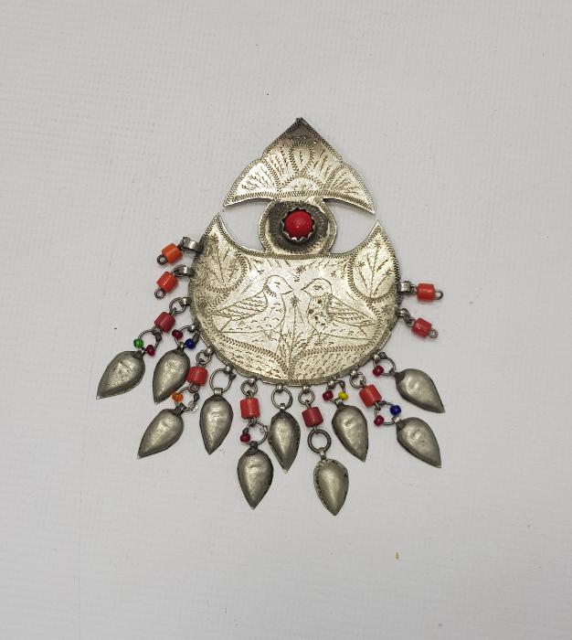 OSMANLI DÖNEMİ KALEM İŞİ KUŞ DESENLİ MERCAN TAŞLI GÜMÜŞ KOLYE UCU 