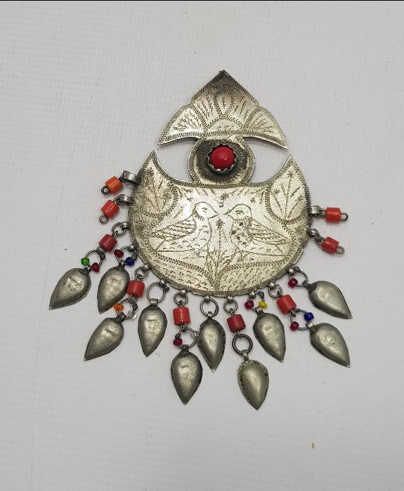 OSMANLI DÖNEMİ KALEM İŞİ KUŞ DESENLİ MERCAN TAŞLI GÜMÜŞ KOLYE UCU 