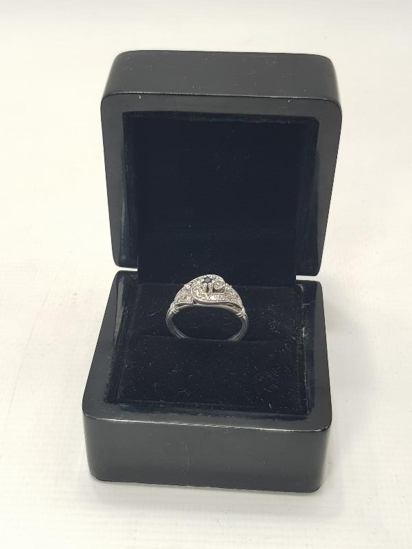 SAFİR TAŞLI PIRLANTA YÜZÜK  