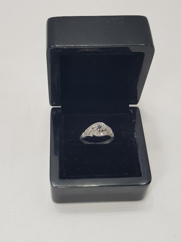 SAFİR TAŞLI PIRLANTA YÜZÜK  