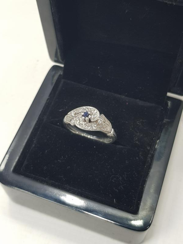 SAFİR TAŞLI PIRLANTA YÜZÜK  