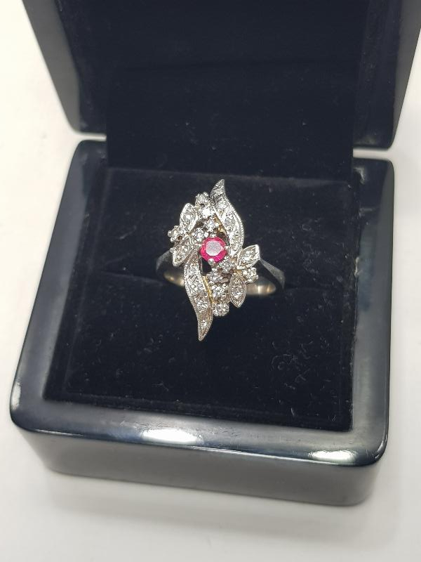 YAKUT VE PIRLANTA TAŞLARLA SÜSLÜ YÜZÜK 