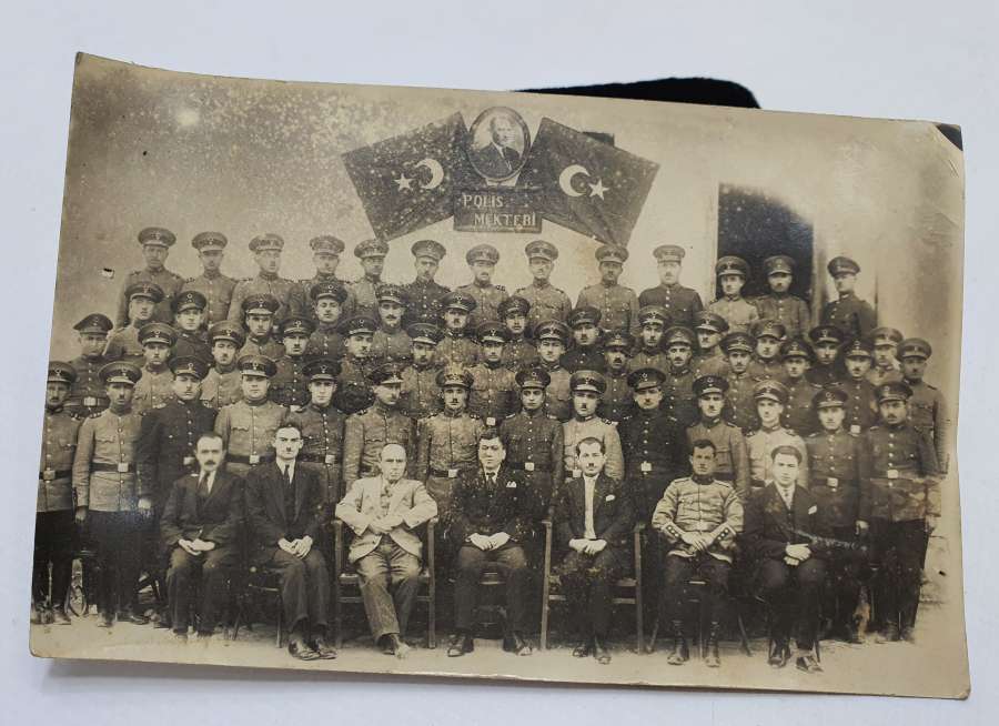 CUMHURİYET BAŞLARI POLİS MEKTEBİ ÖĞRENCİLERİ FOTOĞRAFI