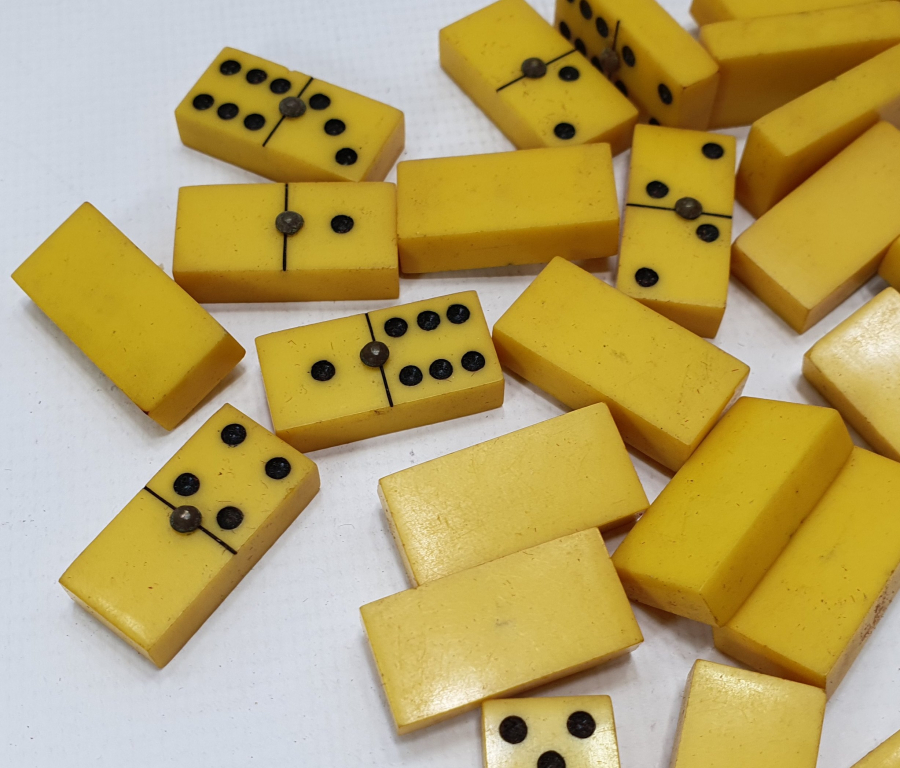 KATALİNDEN MAMUL OYUN ZARLARI