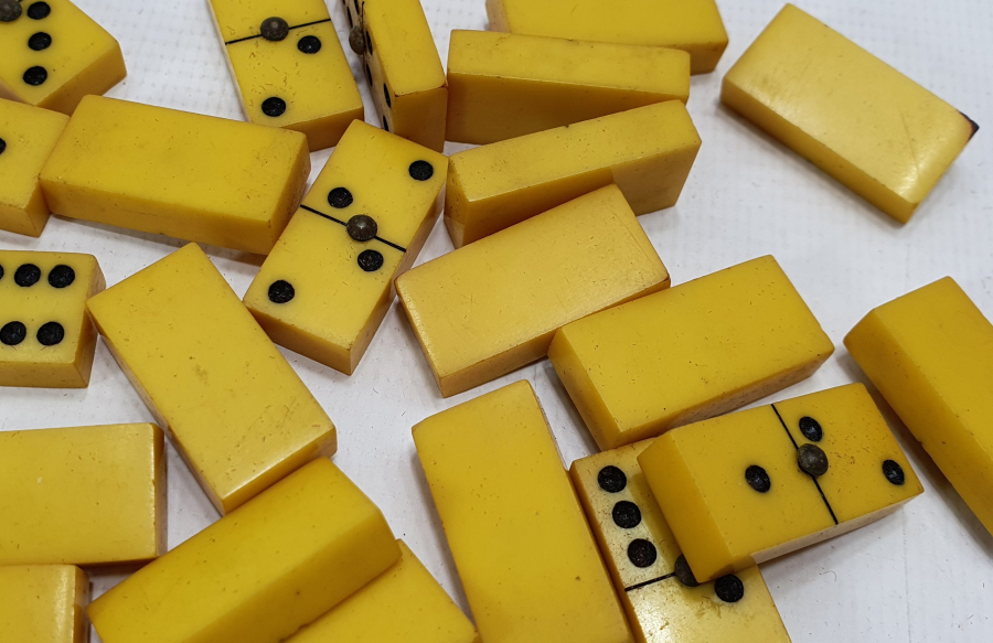 KATALİNDEN MAMUL OYUN ZARLARI