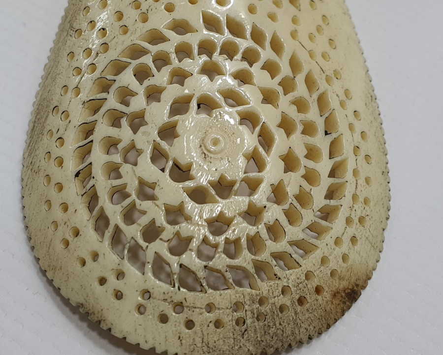 OSMANLI DÖNEMİ ÜZERİ MÜHRÜ SÜLEYMAN MOTİFLİ BÜYÜK BOY KEMİK KOLYE