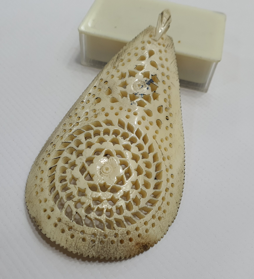 OSMANLI DÖNEMİ ÜZERİ MÜHRÜ SÜLEYMAN MOTİFLİ BÜYÜK BOY KEMİK KOLYE