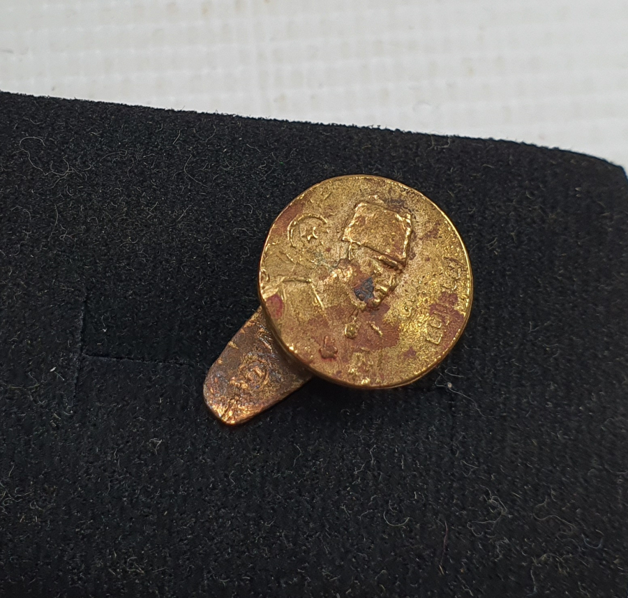 ÜZERİNDE OSMANLICA ROZET VE OSMANLICA YAZI BULUNAN ATATÜRK ROZET