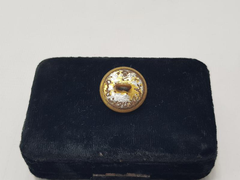 1. DÜNYA SAVAŞI DÖNEMİ OSMANLICA YAZILI NADİR FORMDA SUBAY DÜĞMESİ 