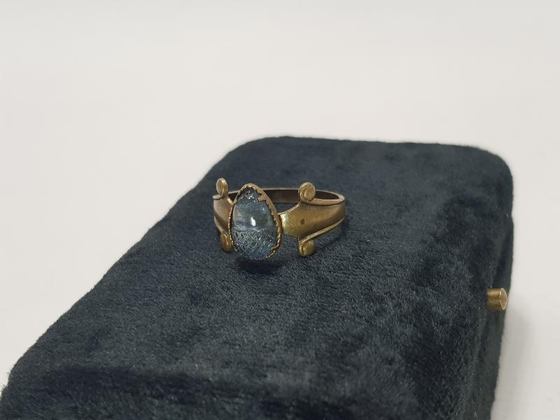 1940'LARDAN NADİR FORMDA YÜZÜK 