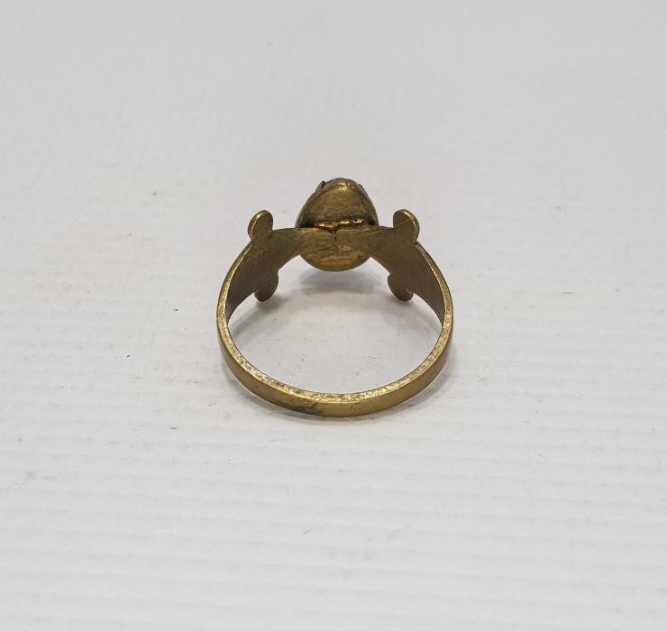 1940'LARDAN NADİR FORMDA YÜZÜK 