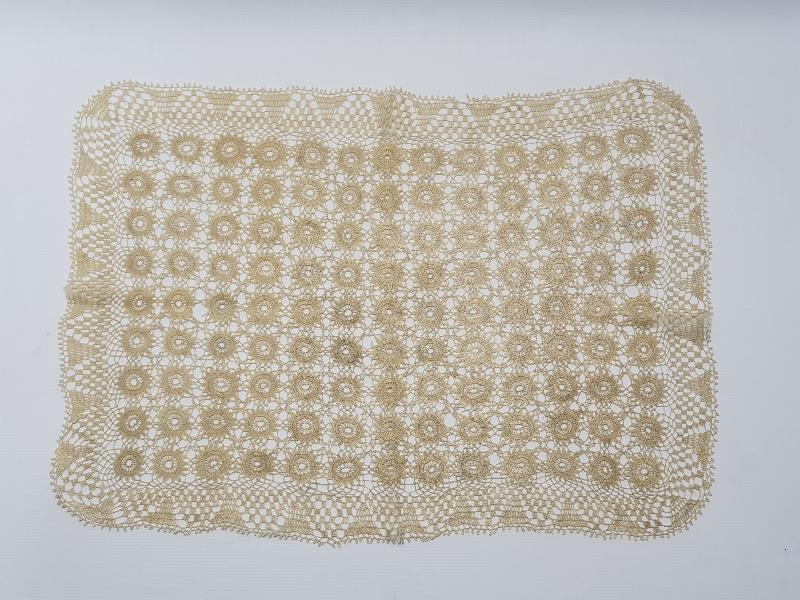 ANTİKA İĞNE OYASI SEHPA ÖRTÜSÜ